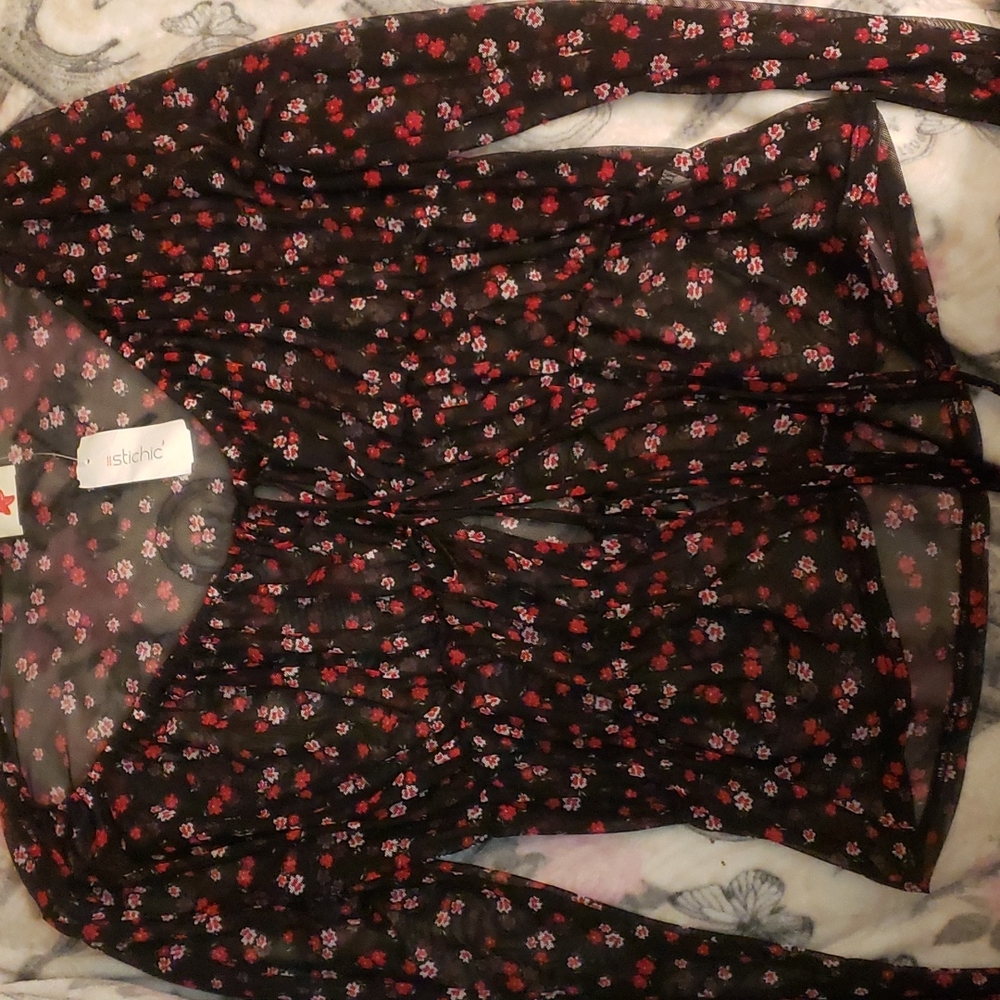 black and red top  XL long sleve top